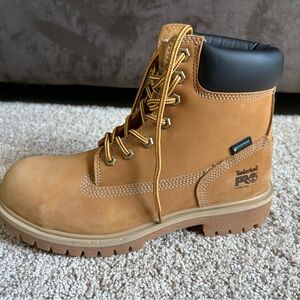 Timberlands Pro steel toed waterproof woman’s bootes. New.